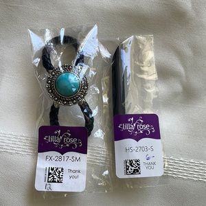 New. Never worn bow flexi and stick